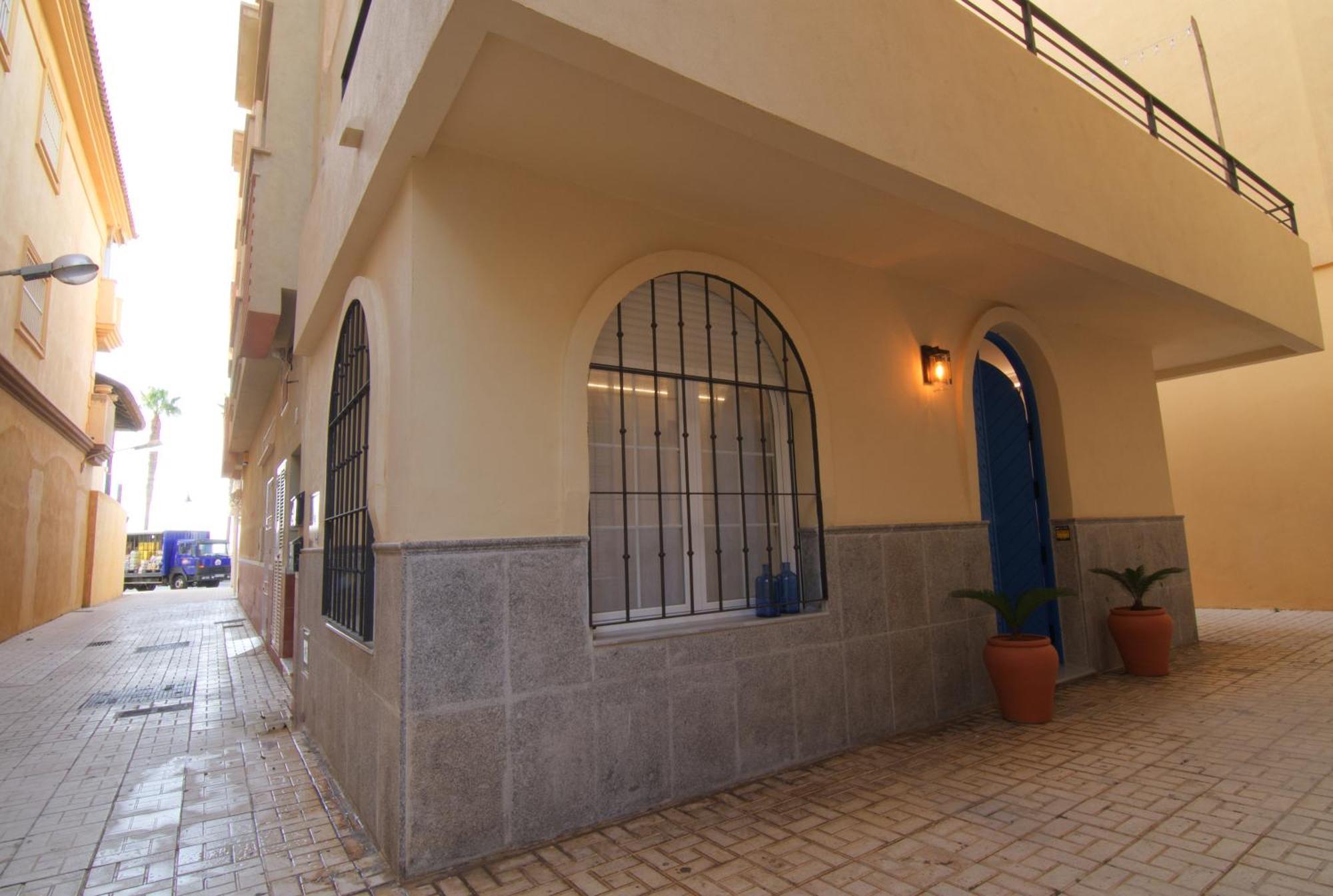 Mara'S Apartments Torremolinos La Mar - Beachfront Tiny House - Bajondillo Extérieur photo
